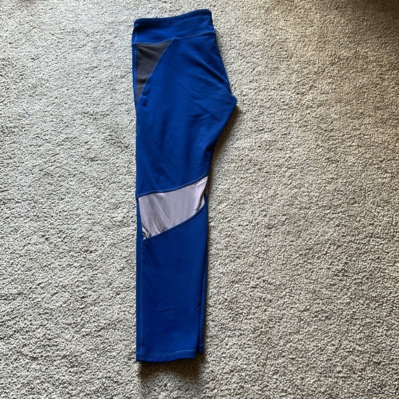 Fabletics Set Sports Bra Shira w/Matching Leggings Royal Blue Gray Mesh Pocket - Picture 9 of 16